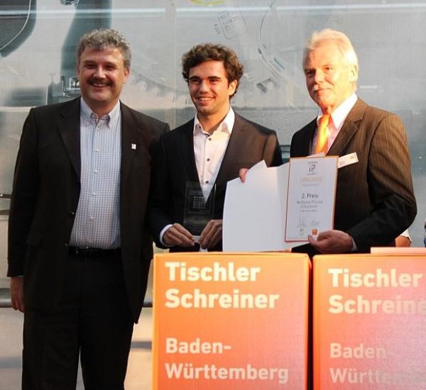 Übergabe Thalhofer Innovationspreis durch Herrn Thalhofer an Fam. Pflücke