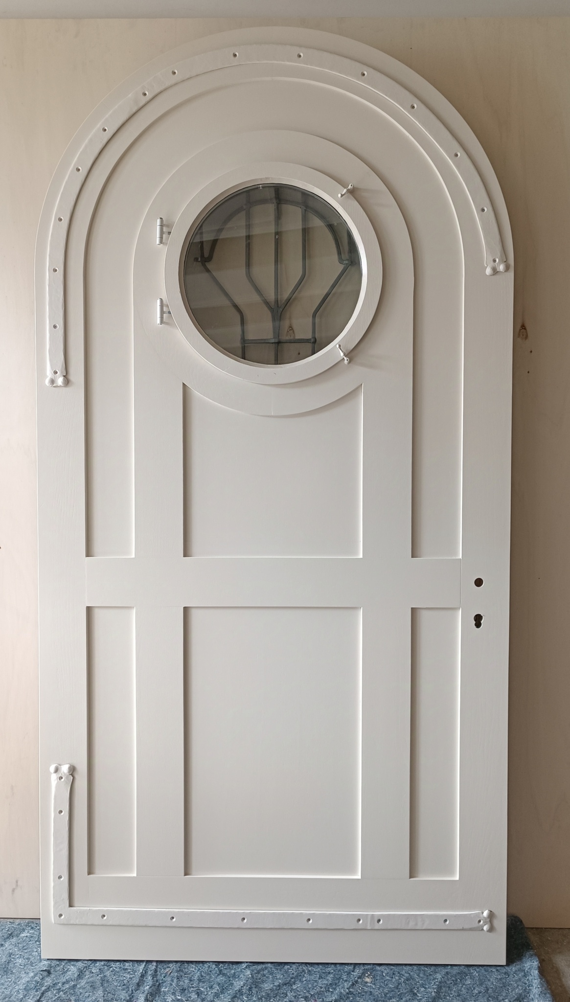 Historische Tuer 2farbig lackiert 1.jpg